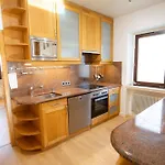 Gartenfewo Mit 2 Schlafzimmern Und 2 Wlan Homeofficeplaetzen Waschtrockner Sowie Smart-tv Und Kostenlose Parkplaetze 公寓 *