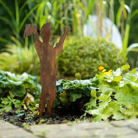 Gartenfewo Mit 2 Schlafzimmern Und 2 Wlan Homeofficeplaetzen Waschtrockner Sowie Smart-tv Und Kostenlose Parkplaetze Bad Wünnenberg