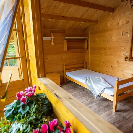 Gartenfewo Apartment *