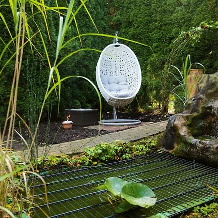 Gartenfewo Mit 2 Schlafzimmern Und 2 Wlan Homeofficeplaetzen Waschtrockner Sowie Smart-tv Und Kostenlose Parkplaetze Lejlighed