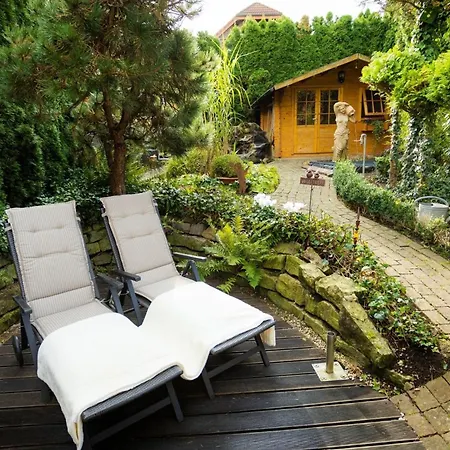 Gartenfewo Mit 2 Schlafzimmern Und 2 Wlan Homeofficeplaetzen Waschtrockner Sowie Smart-tv Und Kostenlose Parkplaetze Lejlighed *