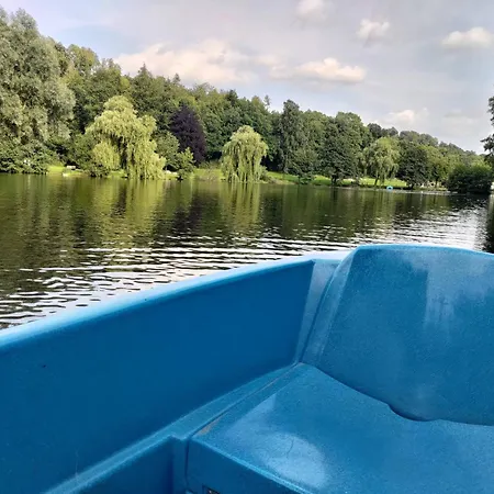 Gartenfewo Mit 2 Schlafzimmern Und 2 Wlan Homeofficeplaetzen Waschtrockner Sowie Smart-tv Und Kostenlose Parkplaetze Lejlighed