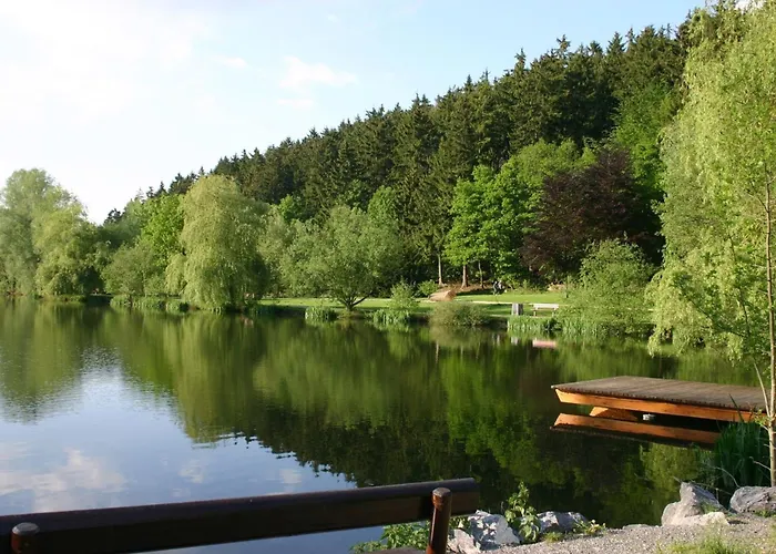 Gartenfewo Mit 2 Schlafzimmern Und 2 Wlan Homeofficeplaetzen Waschtrockner Sowie Smart-tv Und Kostenlose Parkplaetze アパート